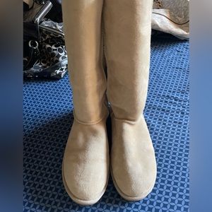 Women’s Uggs (high cut)